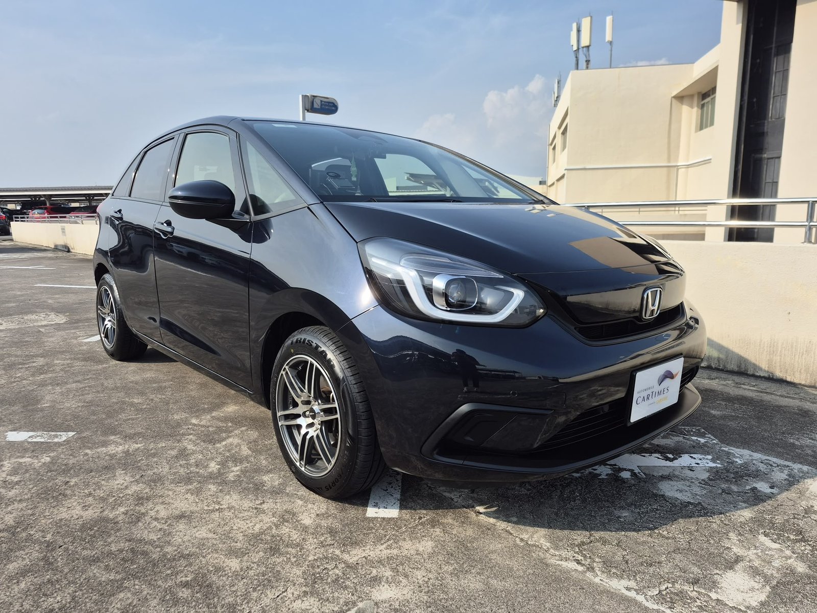 Used Honda Fit 1.3 Basic Sensing for sale in Singapore